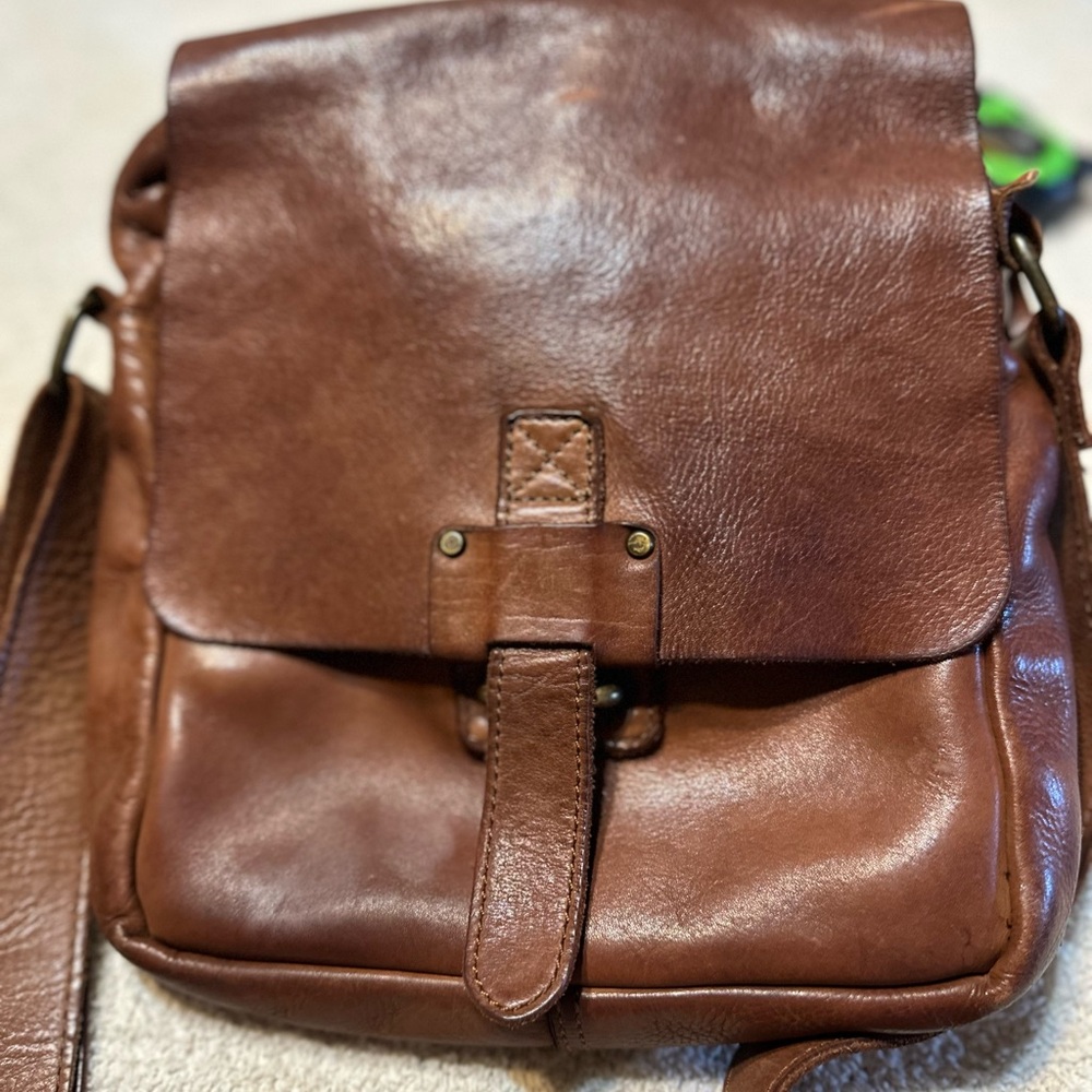 Elegant Brown Leather Crossbody Bag
